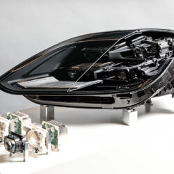 Hella en Porsche introduceren eerste SSL | HD matrix koplamp