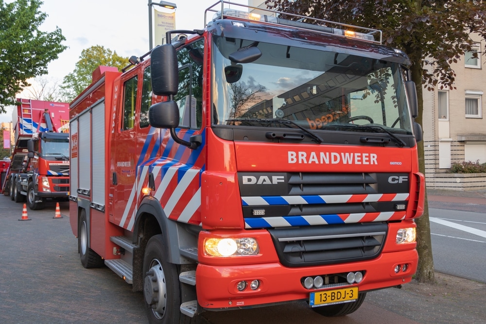 Brand verwoest autobedrijf Stifan in Roosendaal