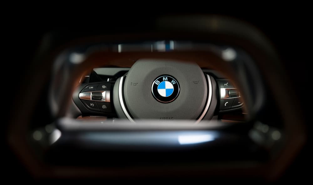 Politie Noord-Nederland waarschuwt BMW-rijders voor inbrekers